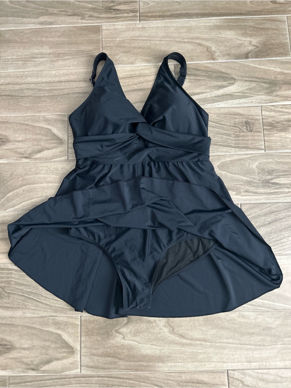 Yonique Black One-Piece Swimdress Size 20W - Picture 4 of 5